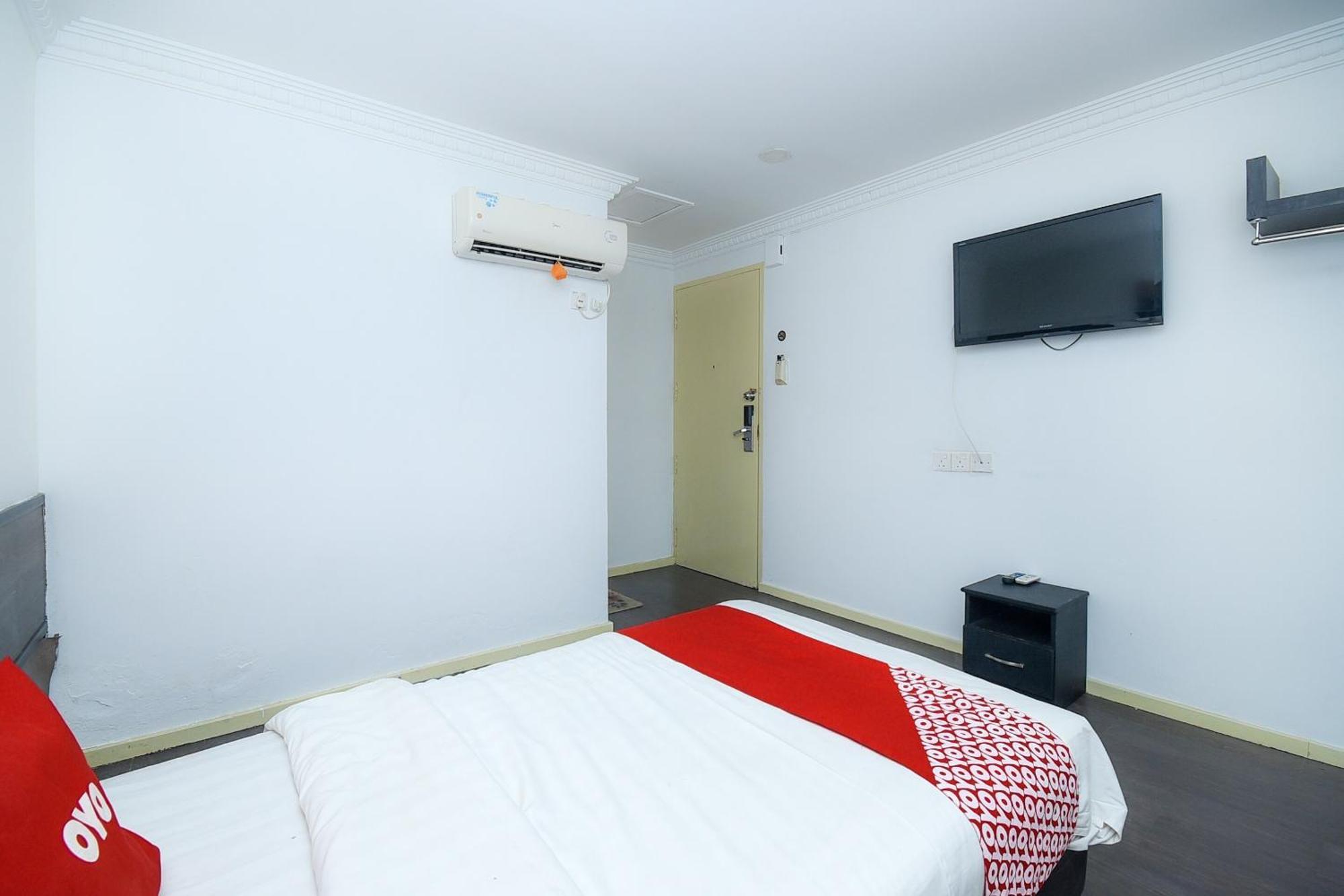 Oyo 90820 River Inn Miri Bagian luar foto