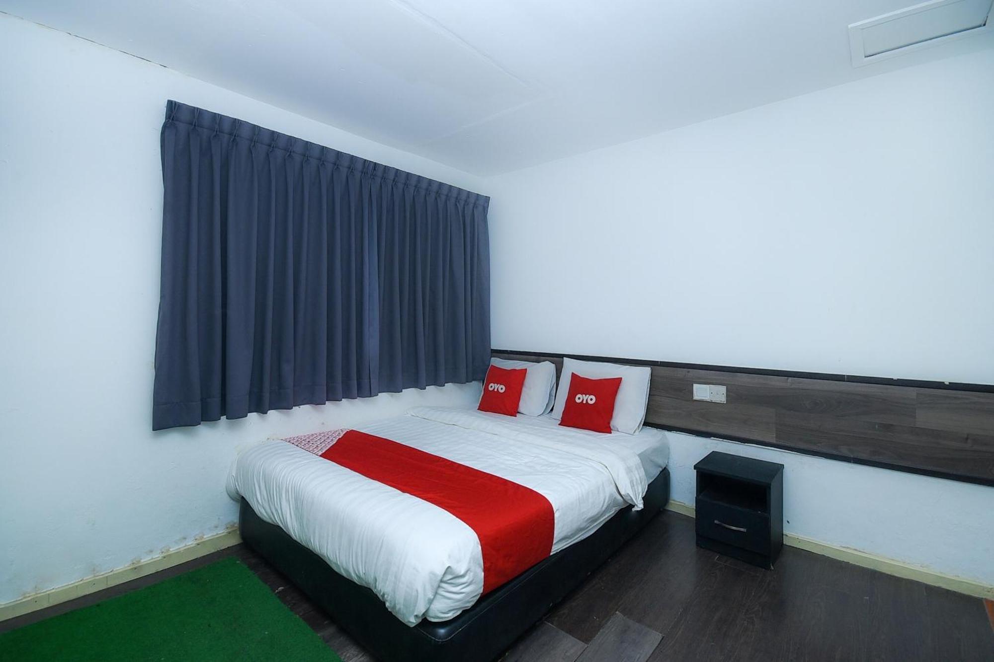 Oyo 90820 River Inn Miri Bagian luar foto