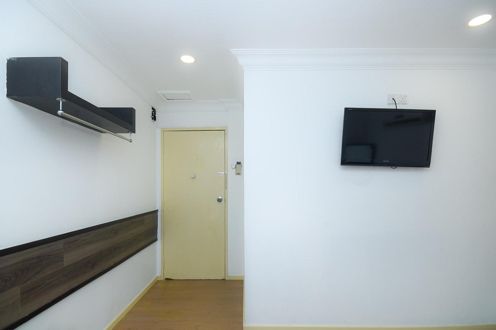Oyo 90820 River Inn Miri Bagian luar foto