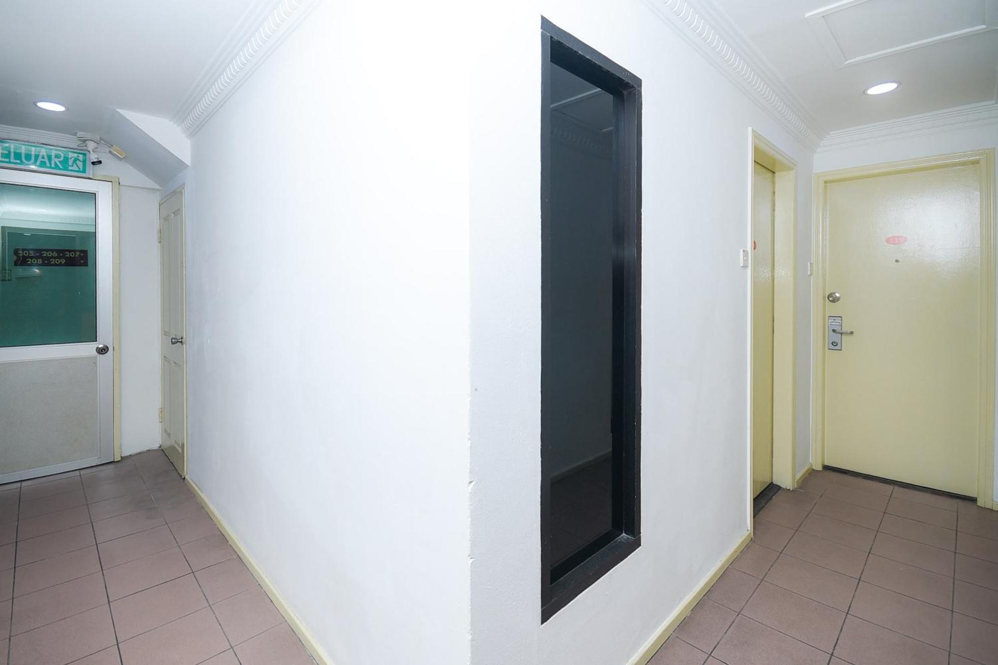 Oyo 90820 River Inn Miri Bagian luar foto
