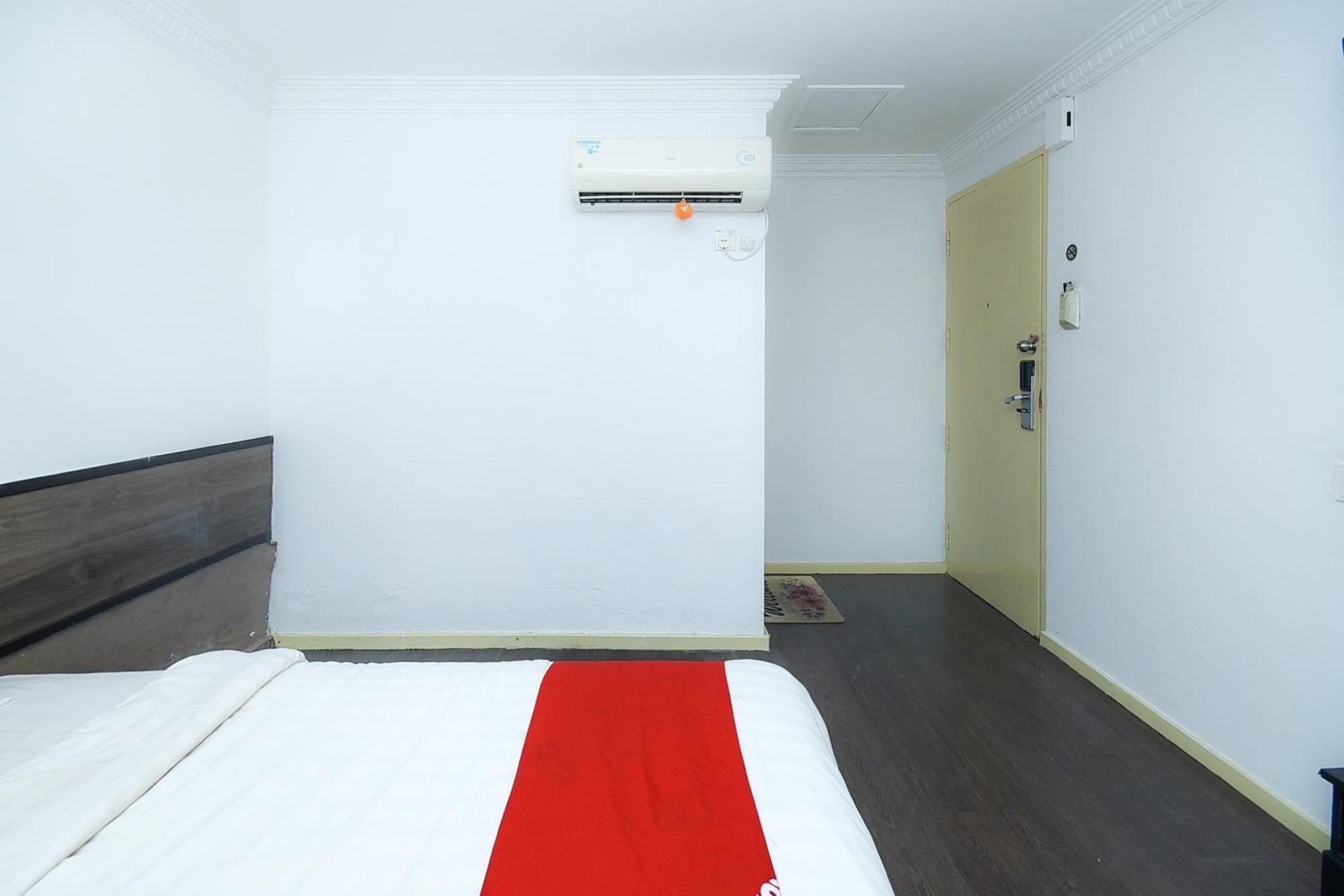 Oyo 90820 River Inn Miri Bagian luar foto