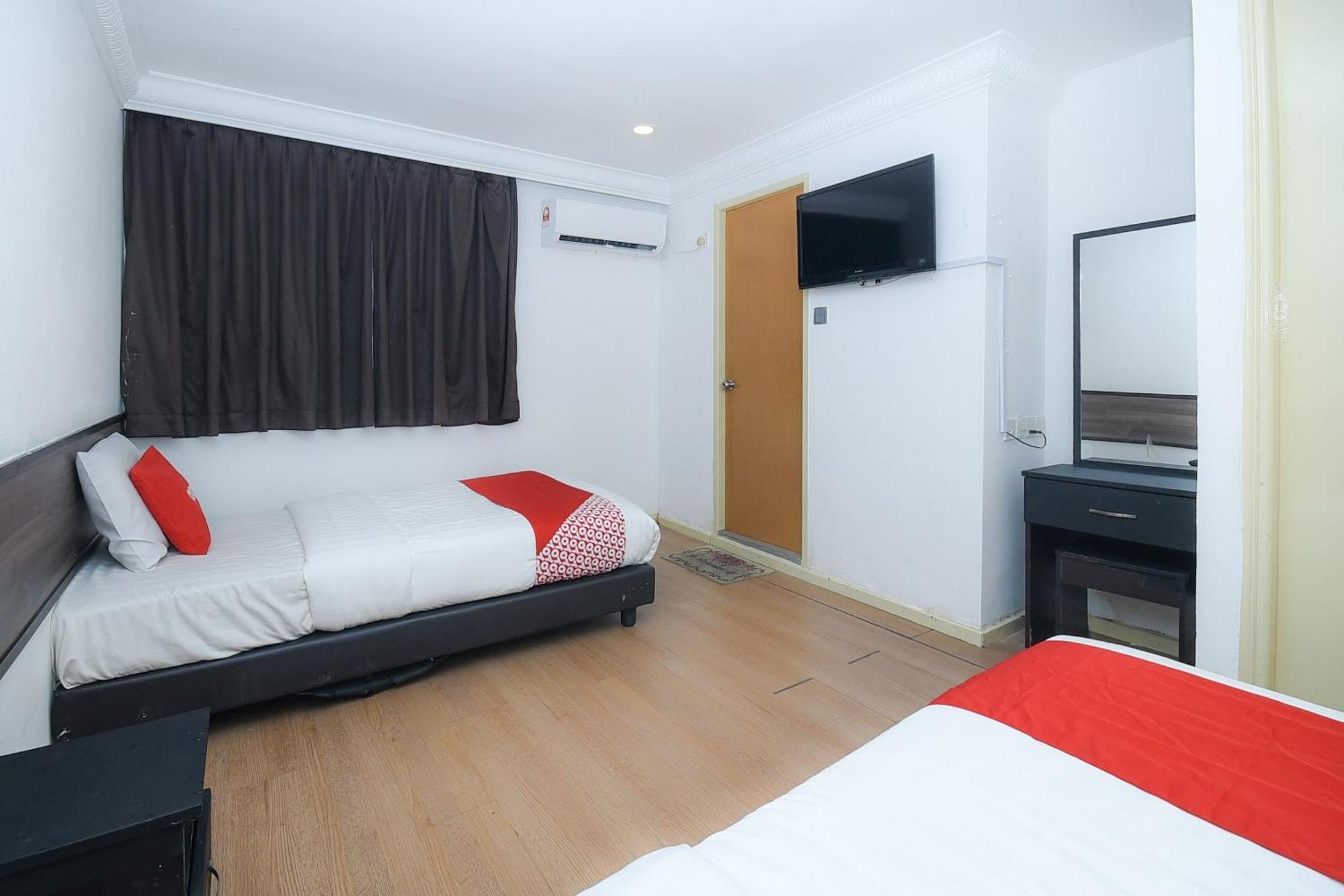 Oyo 90820 River Inn Miri Bagian luar foto