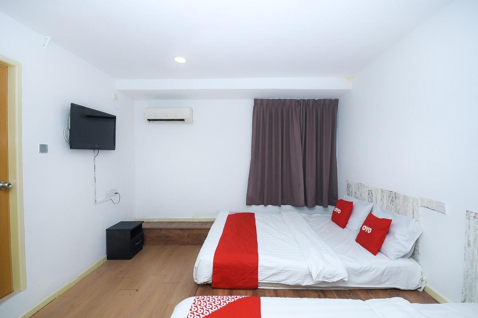 Oyo 90820 River Inn Miri Bagian luar foto